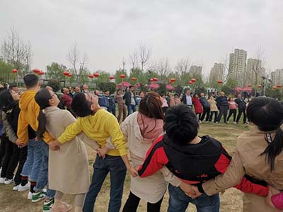 凝聚,沟通,合作,熔炼团队